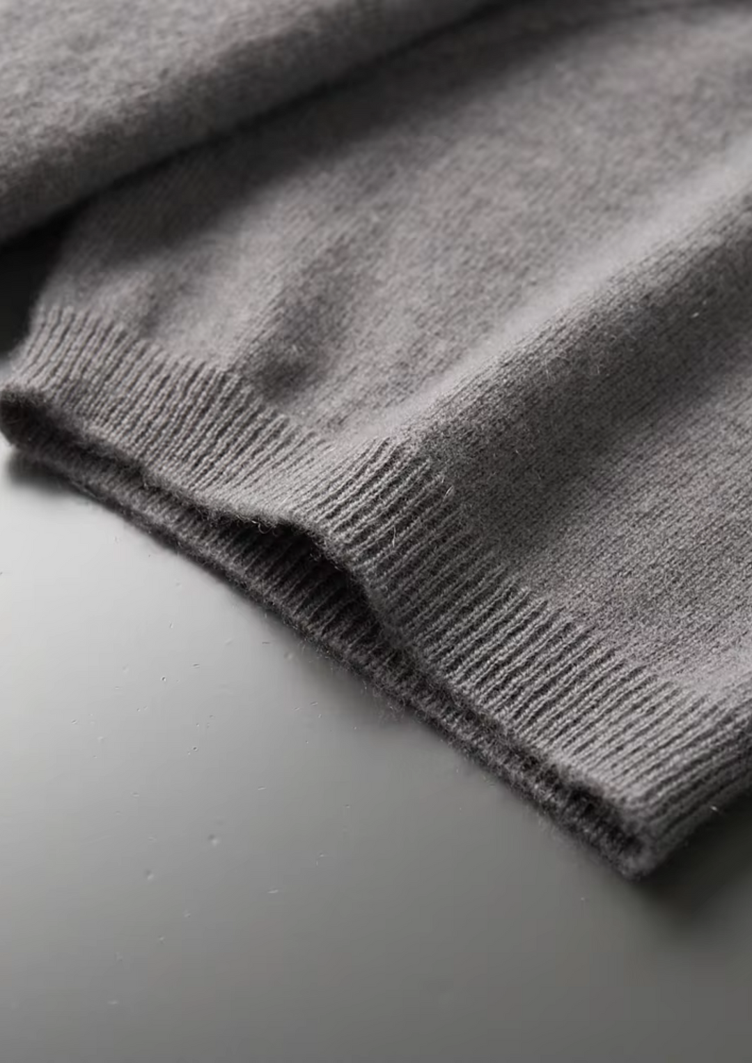 100% CASHMERE MOCK NECK T-SHIRT