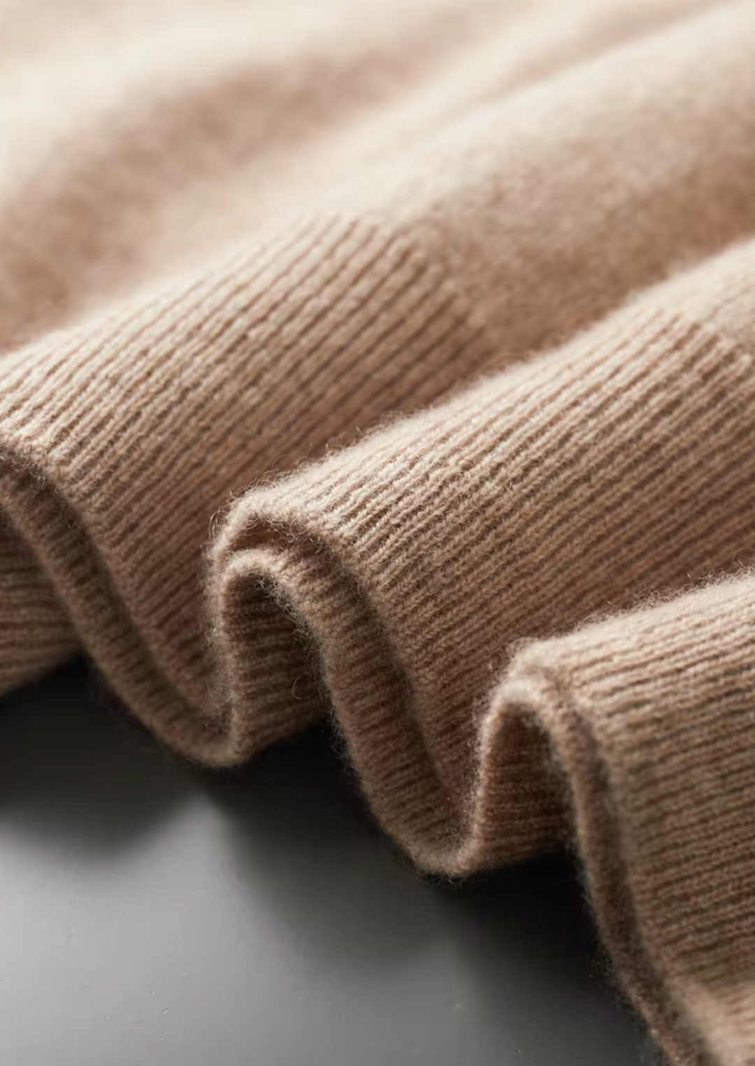 100% CASHMERE MOCK NECK T-SHIRT