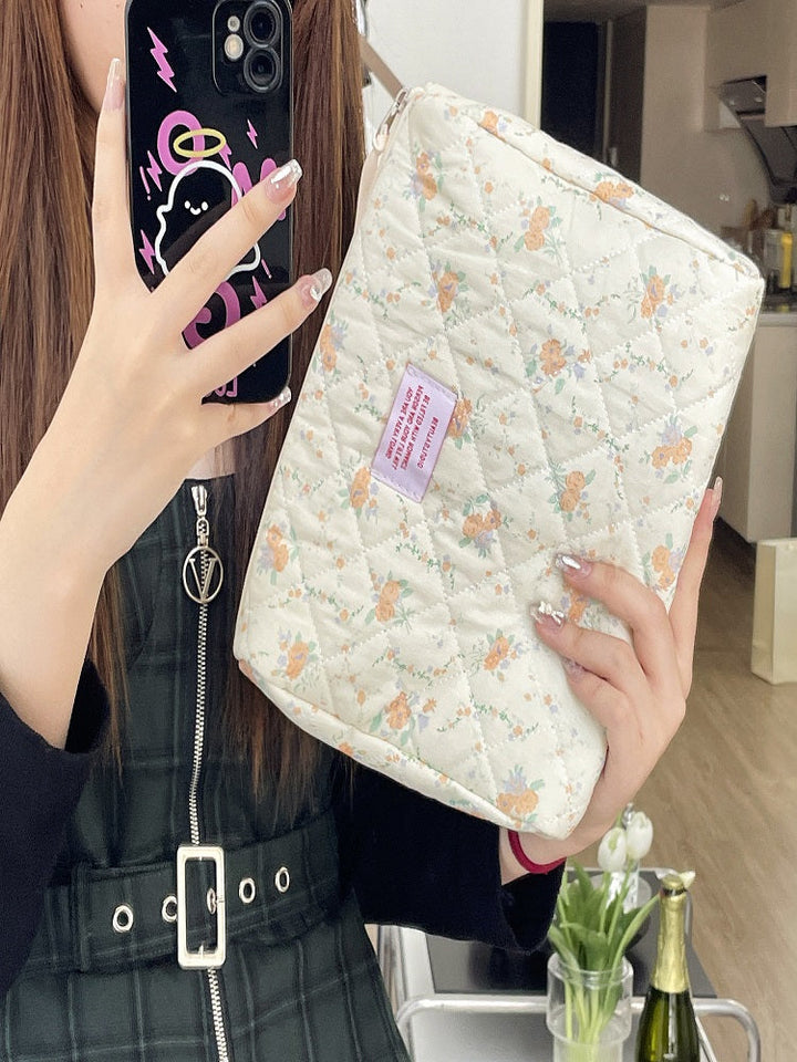 Creamy Floral Makeup Bag